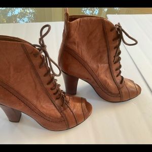 Sam Edelman toe lace up booties. Size 7.5.